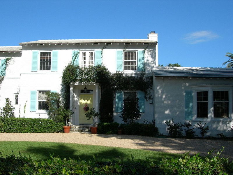 Built in 1937, the Cocoanut Road House is a fine example of Colonial Revival architecture.