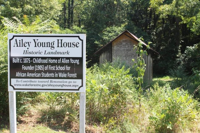 The new sign that shares the information with the community about the historical site (5).
Source: News and Observer (goo.gl/iXDMe7)