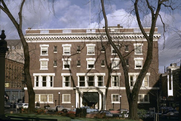 Arlington Club exterior view (http://visitahc.org/)