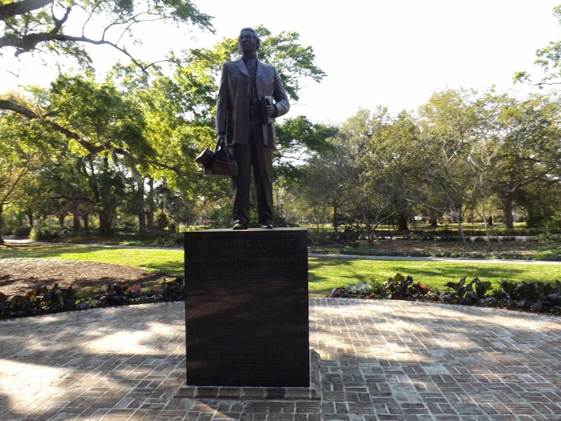 The monument was dedicated after 18 years of deliberation and fundraising by a local committee led by Charleston city councilman Henry Darby