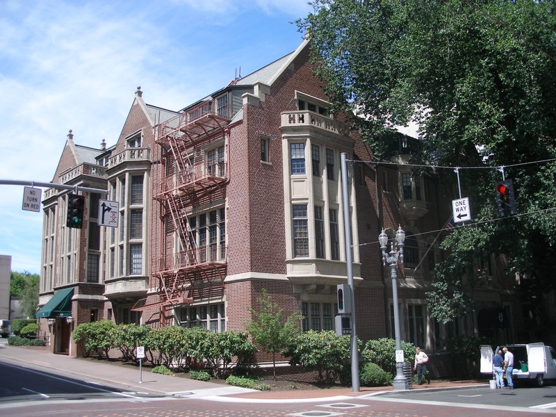 Exterior view of the University Club (frontier.com)