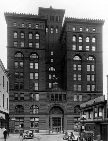 New York Life Building in the 1940s