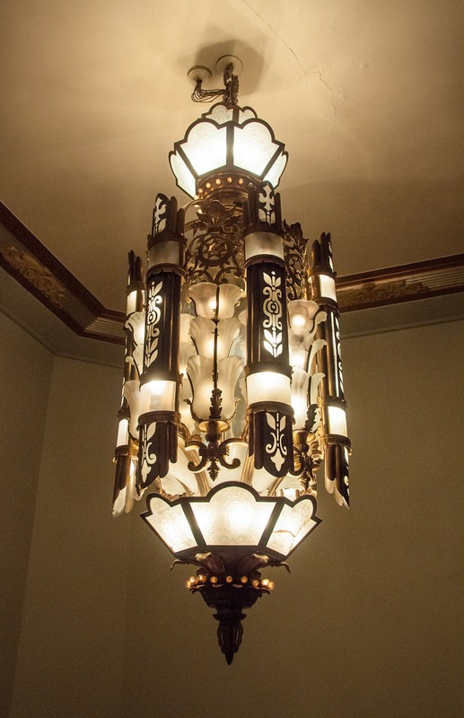 Light fixture in the stairway of the Paramount Theatre.Photo by Dave & Margie Hill/Kleerup. Licensed under Creative Commons.