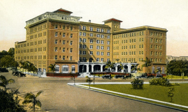 This postcard shows the first million-dollar hotel in St. Petersburg in the 1920s.