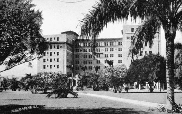 Soreno Hotel not long after it was completed