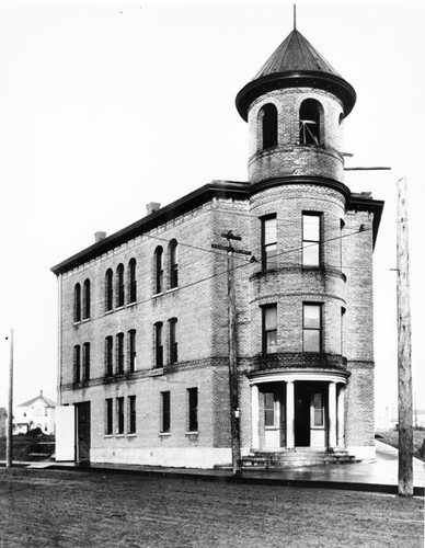 Ballard City Hall in 1902 (image from City of Seattle archives)