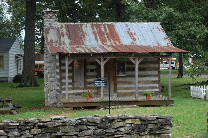 Image of the Ganoe-Bussell log cabin. Photo by Sharon N. Goodman.