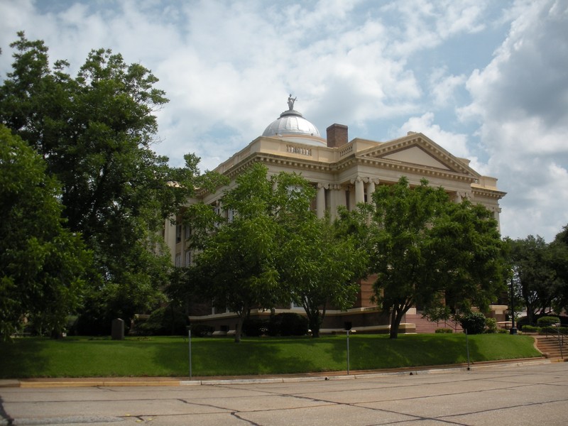 Palestine Salt Works Marker seen on SW corner of Court House lawn (lower left of photo)
Photo taken by Charles Marc Robinson, July 18, 2009