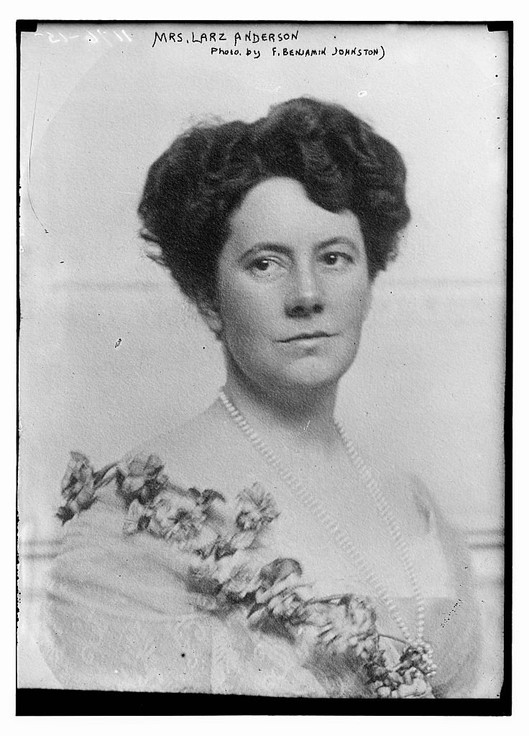 Isabel Weld Perkins Anderson descended from early American wealth and met Larz while enjoying her own European travels. She was an accomplished author of family histories, travel fiction, children's literature, and poetry. Library of Congress.