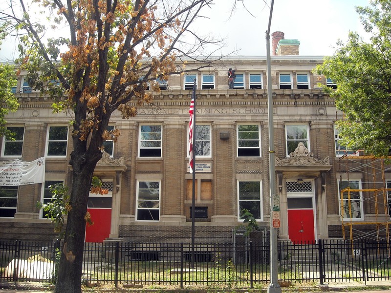 A view of the school circa 2008 ((By AgnosticPreachersKid (Own work) [CC BY-SA 3.0 (http://creativecommons.org/licenses/by-sa/3.0) or GFDL (http://www.gnu.org/copyleft/fdl.html)], via Wikimedia Commons))