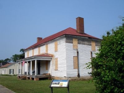 The "Brockenbrough-Peyton House" as of May, 2007. The once-celebrated mansion gained national notoriety as the second-to-last stop of Booth's escape from Union justice after he murdered President Lincoln.  