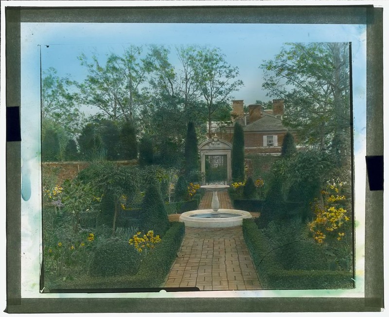 A 1919 example of the walkways and gardens at Tregaron Estate, then known as the Causeway. Courtesy of the Library of Congress.