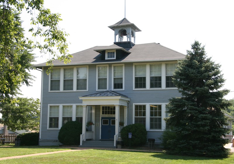 A view of the school in 2008 ((By Acroterion (Own work) [CC BY-SA 3.0 (http://creativecommons.org/licenses/by-sa/3.0) or GFDL (http://www.gnu.org/copyleft/fdl.html)], via Wikimedia Commons))