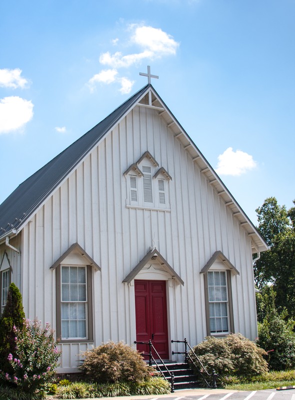 A view of the church in 2012 ((By Cecouchman (Own work) [CC BY-SA 3.0 (http://creativecommons.org/licenses/by-sa/3.0)], via Wikimedia Commons))