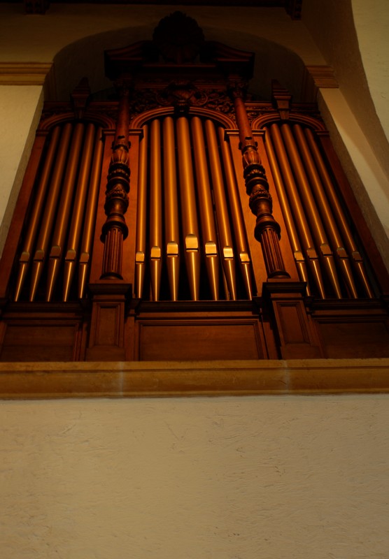 Image of the Knowles Memorial Chapel Organ