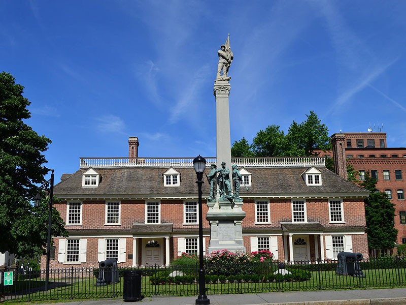 Philipse Manor Hall and Civil War Soldiers & Sailors Monument