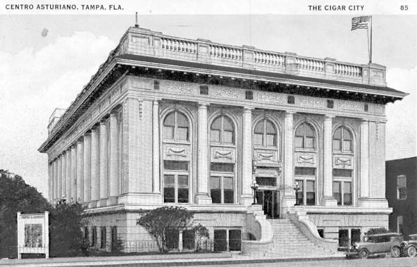 Centro Asturiano in 1911. 