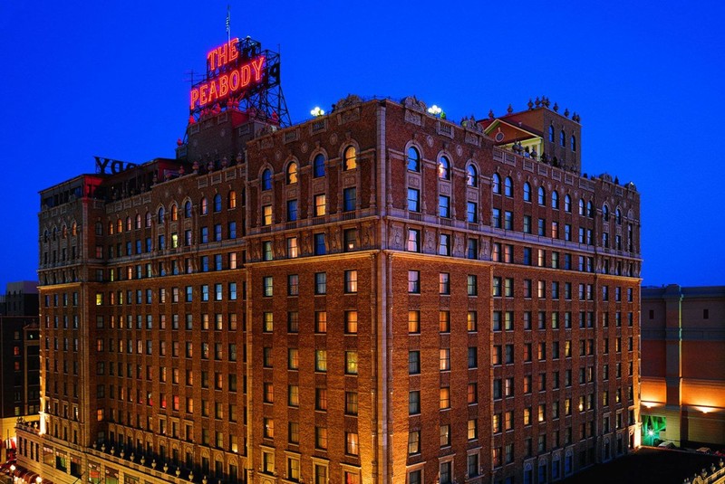 Building, Property, Sky, Sign, Windows, Hotel, Structure