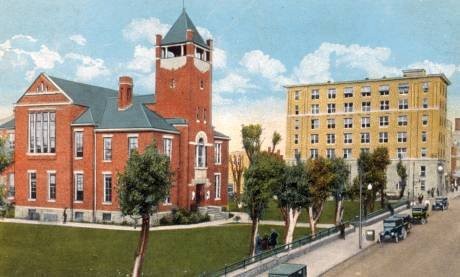 The 1893 courthouse, sometime during the early 1900s. Image obtained from jeff560.tripod.com.