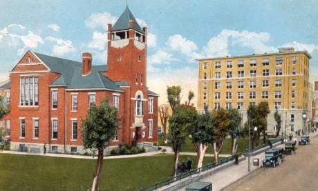 The 1893 courthouse, sometime during the early 1900s. Image obtained from jeff560.tripod.com. 