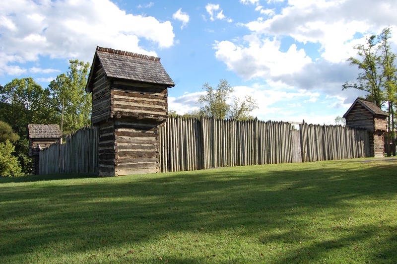 While the original fort no longer exists, it is believed to have resembled Prickett's Fort which is located on the Monongahela River.