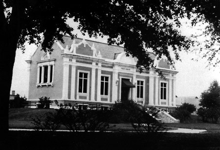 An early, yet undated photo of the library