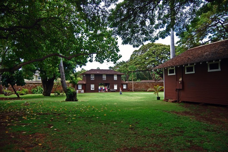 View of the courtyard and the gatehouse in the background