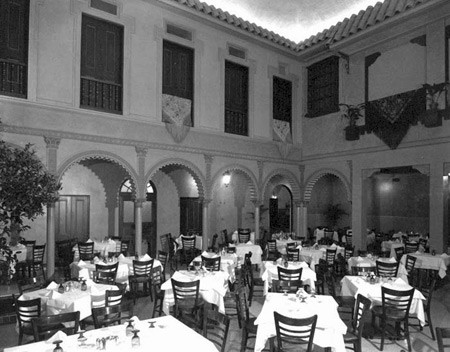 Novedades dining room in 1953