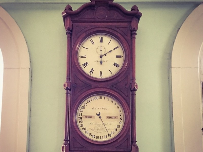 A close-up of the rare Seth Thomas clock, set to the time of the robbery.