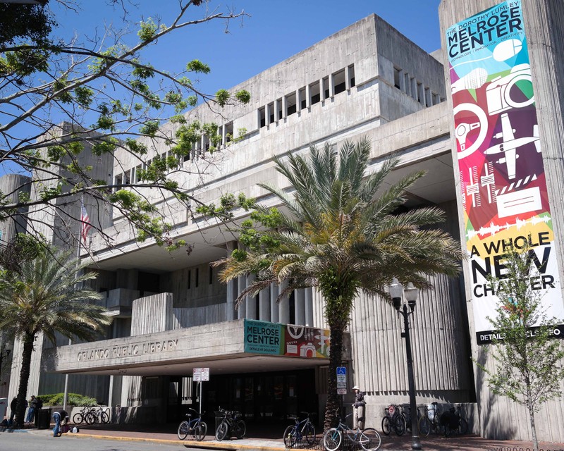 Exterior view of the Orlando Public Library. Image by Visitor7 - Own work, CC BY-SA 3.0, https://commons.wikimedia.org/w/index.php?curid=32204452