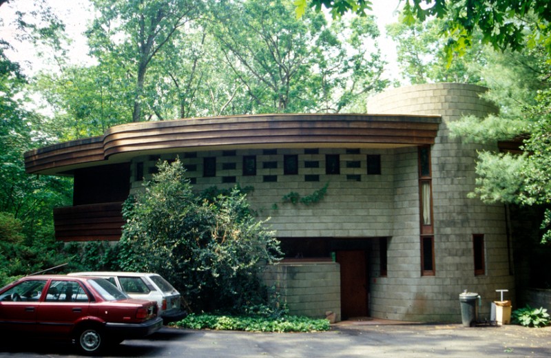 Robert Llewellyn Wright House by Elizabeth Jo Lampl, 2002 (reproduced under Fair Use)