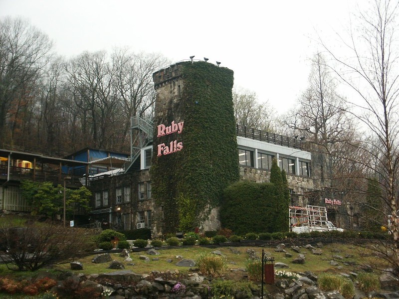 The Cavern Castle was built using rocks dug up from the elevator shaft. Photo: Oydman, via Wikimedia Commons. https://en.wikipedia.org/wiki/Ruby_Falls#/media/File:RubyExt2.JPG