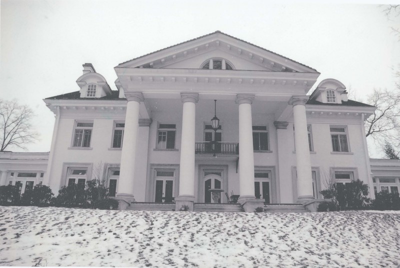 Front of Kenwood in 2007