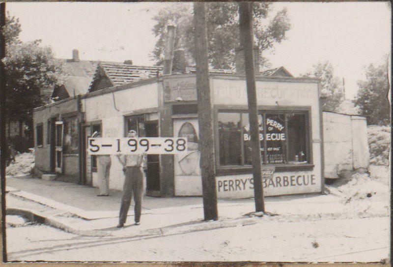 Perry's Barbecue restaurant at 1900 Highland Avenue in a 1940 real estate tax photo courtesy of Kansas City Public Library