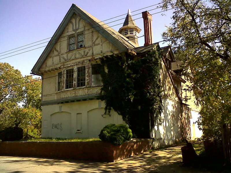 The Old Engine Company No. 26, prior to its renovation. Image by Farragutful - Own work, CC BY-SA 3.0, https://commons.wikimedia.org/w/index.php?curid=16994352