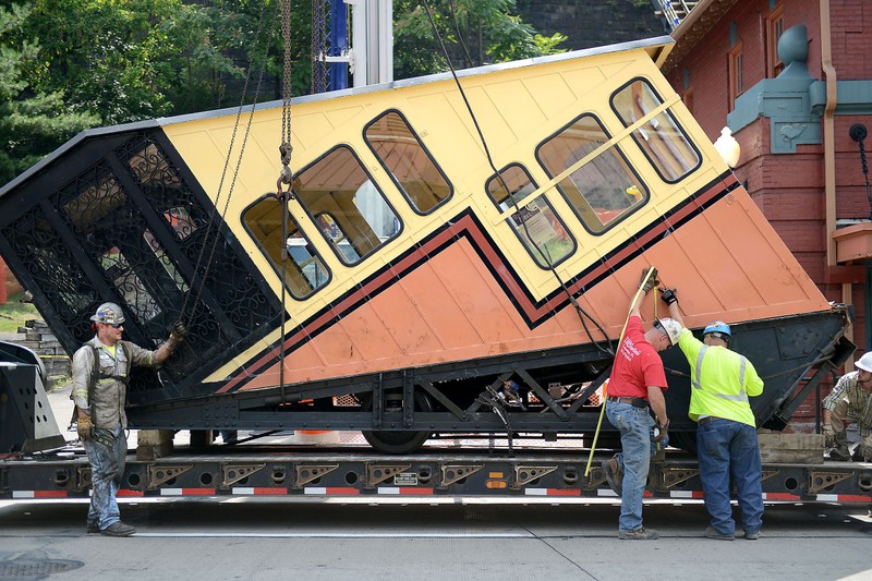 A crew working on one of the incline cars.