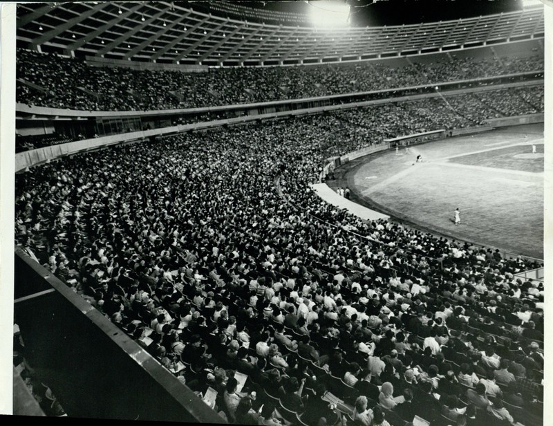 Atlanta Braves against the Pittsburgh Pirates at Fulton County Stadium, 1966  - Atlanta Journal-Constitution Photographs - Georgia State University  Library Digital Collections