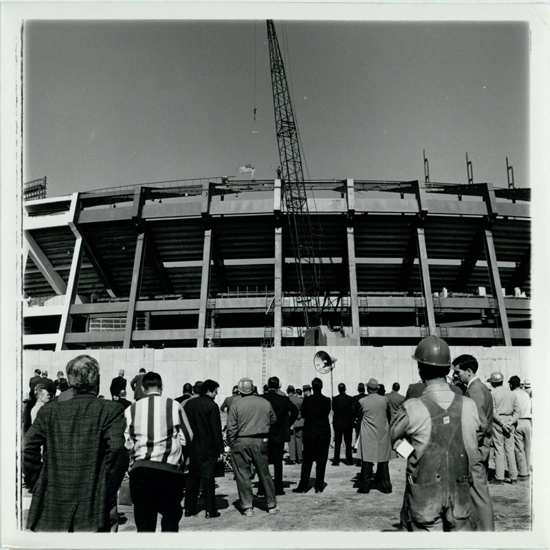 "Crowd Gathers Outside of Atlanta Fulton County Stadium to Watch the Construction"
Unidentified photographer, circa 1965
AJCP142-010x, Atlanta Journal-Constitution Photographic Archive. Special Collections and Archives, Georgia State University Library