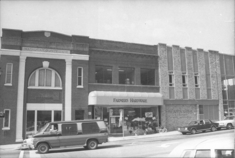 Farmers Hardware, 1988.