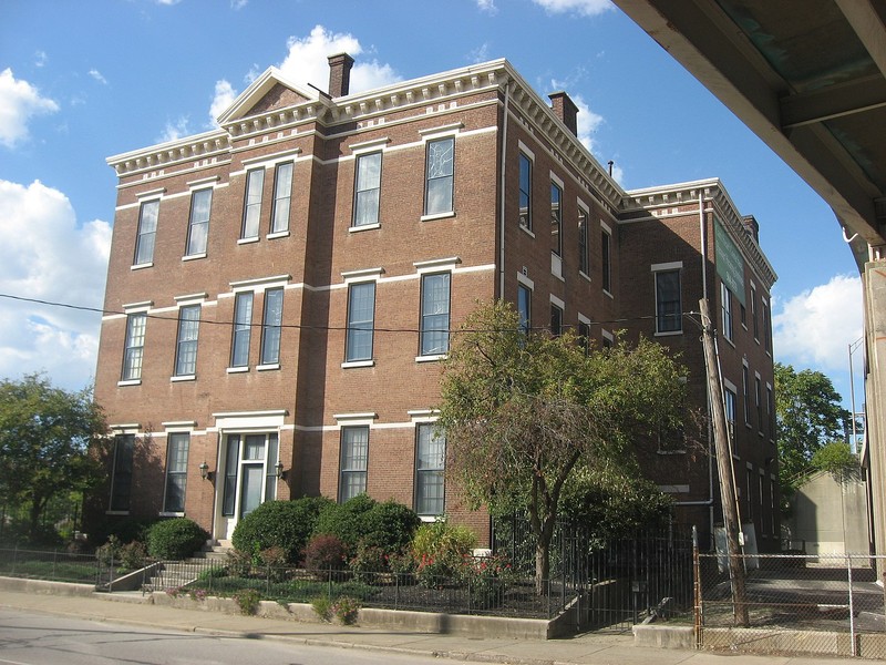 2012 photo of Kentucky Street School (Old Engelhard School)