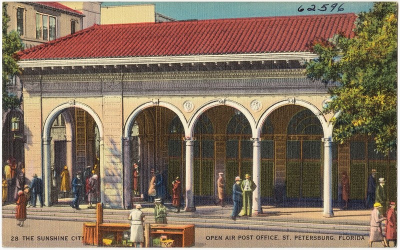 A postcard of the "new" post-office circa 1920.