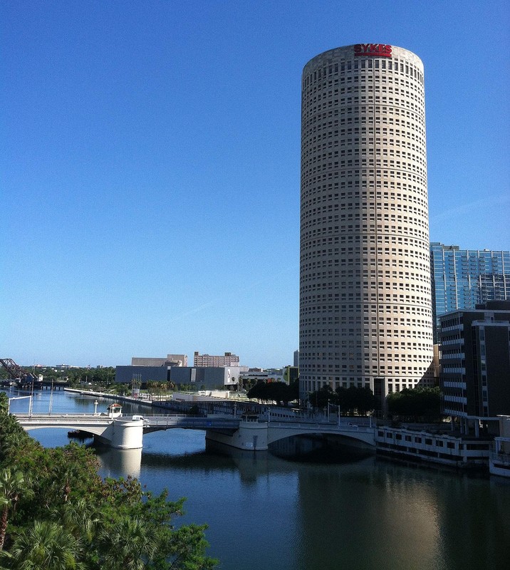 Rivergate Tower was built between 1986 and 1988. Its design was meant to represent hope—a lighthouse on the banks of the river.