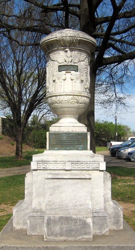 Cuban Friendship Urn. Image by AgnosticPreachersKid - File:Cuban Friendship Urn - Washington, D.C.JPG, CC BY-SA 4.0, https://commons.wikimedia.org/w/index.php?curid=48874327