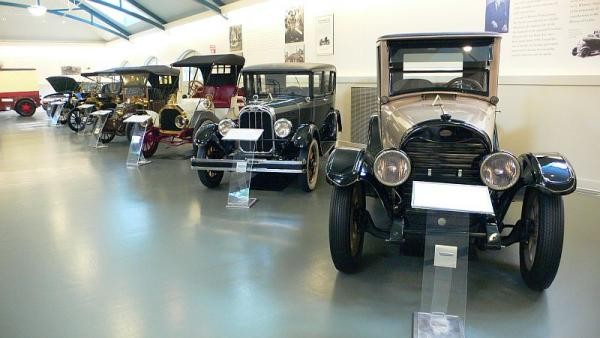 Classic cars within the Car and Carriage Museum.