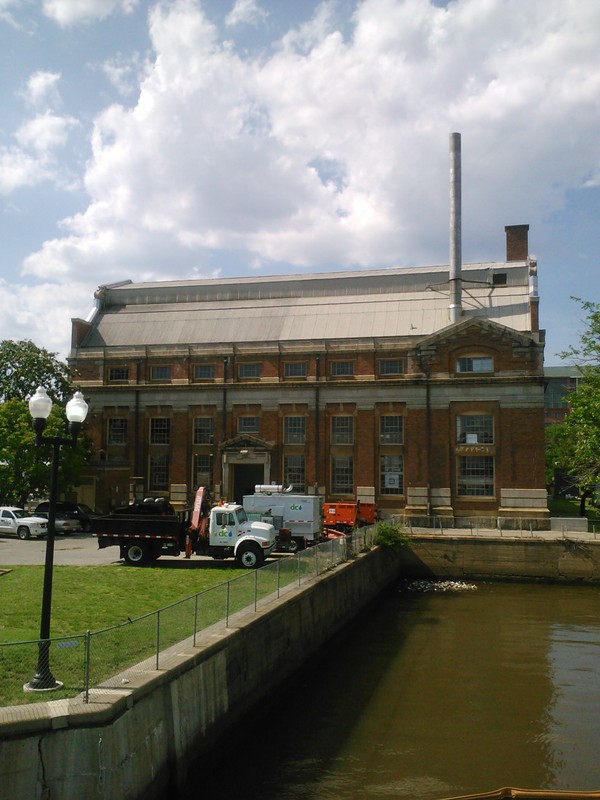 South side of the Main Sewerage Pumping Station. Image by Kumioko at English Wikipedia, CC BY-SA 3.0, https://commons.wikimedia.org/w/index.php?curid=52544808