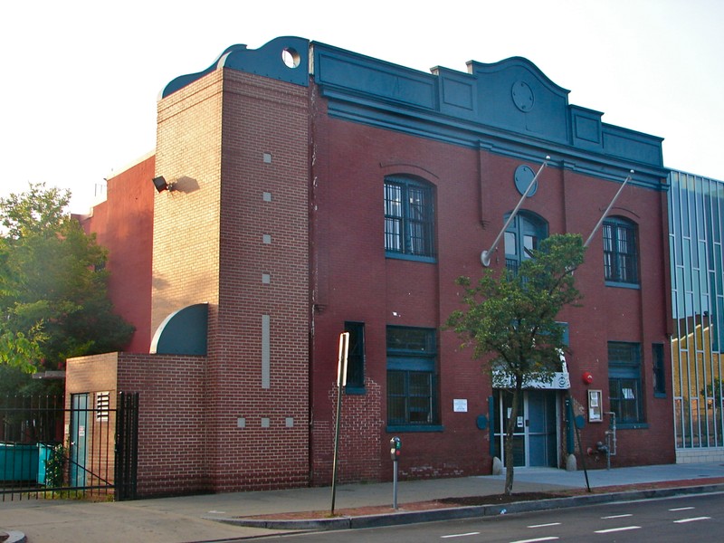 George M. Barker Company Warehouse, image by Smallbones - Own work, CC0, https://commons.wikimedia.org/w/index.php?curid=15960336