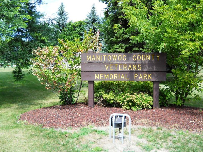 The sign marking the existence of the memorial