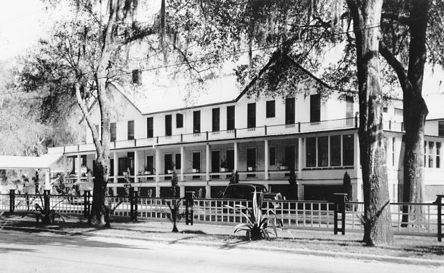 1930s Exterior of Hankinson's Orange City Hotel