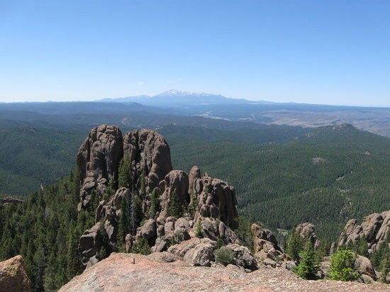 On clear days it is possible to see 100 miles away in all directions