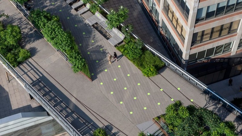 Social Distancing Circles on the High Line in 2020